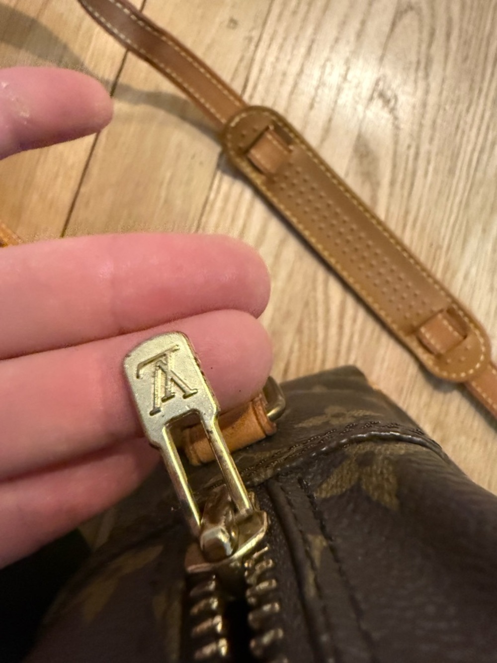 Louis Vuitton Brown Monogram Canvas Messenger Bag with Tan Leather Trim - Picture 12 of 16